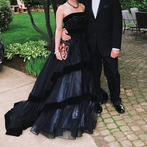 Mac Duggal Floral Velvet Trim Tiered Ball Gown Black Size 4 - Worn Once